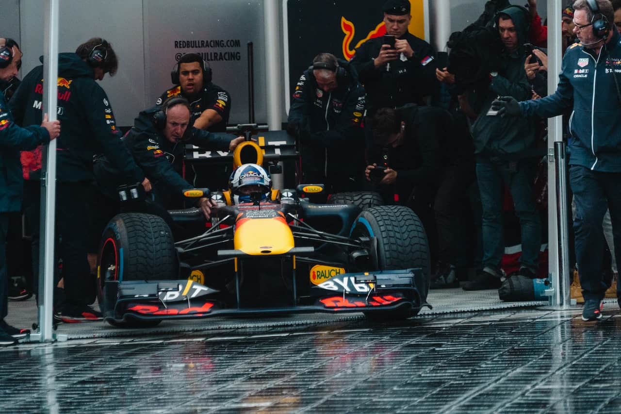 Viaplay blijft Formule 1 uitzenden, ondanks goedkoper alternatief
